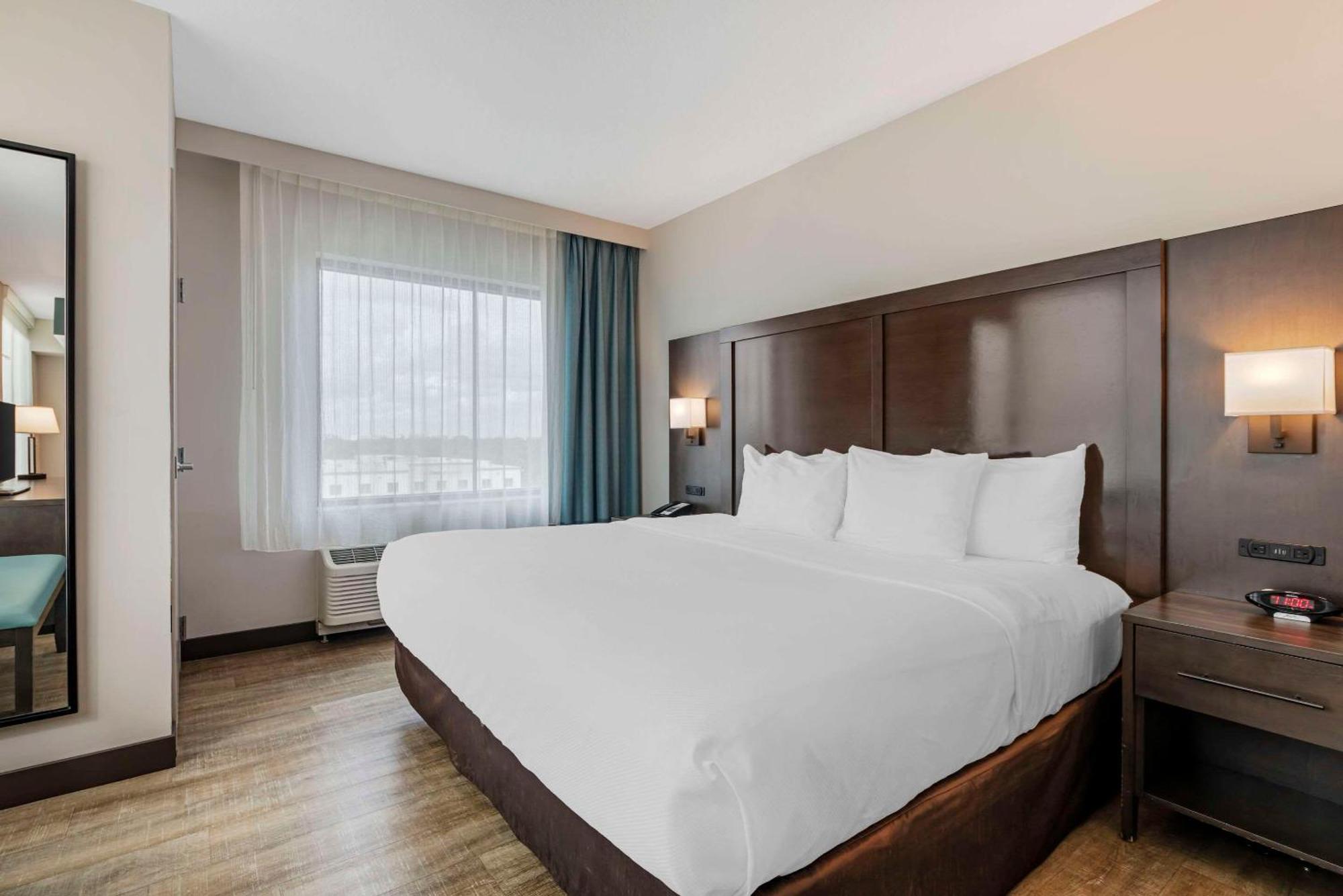 Comfort Inn & Suites Miami International Airport Miami Springs Екстериор снимка