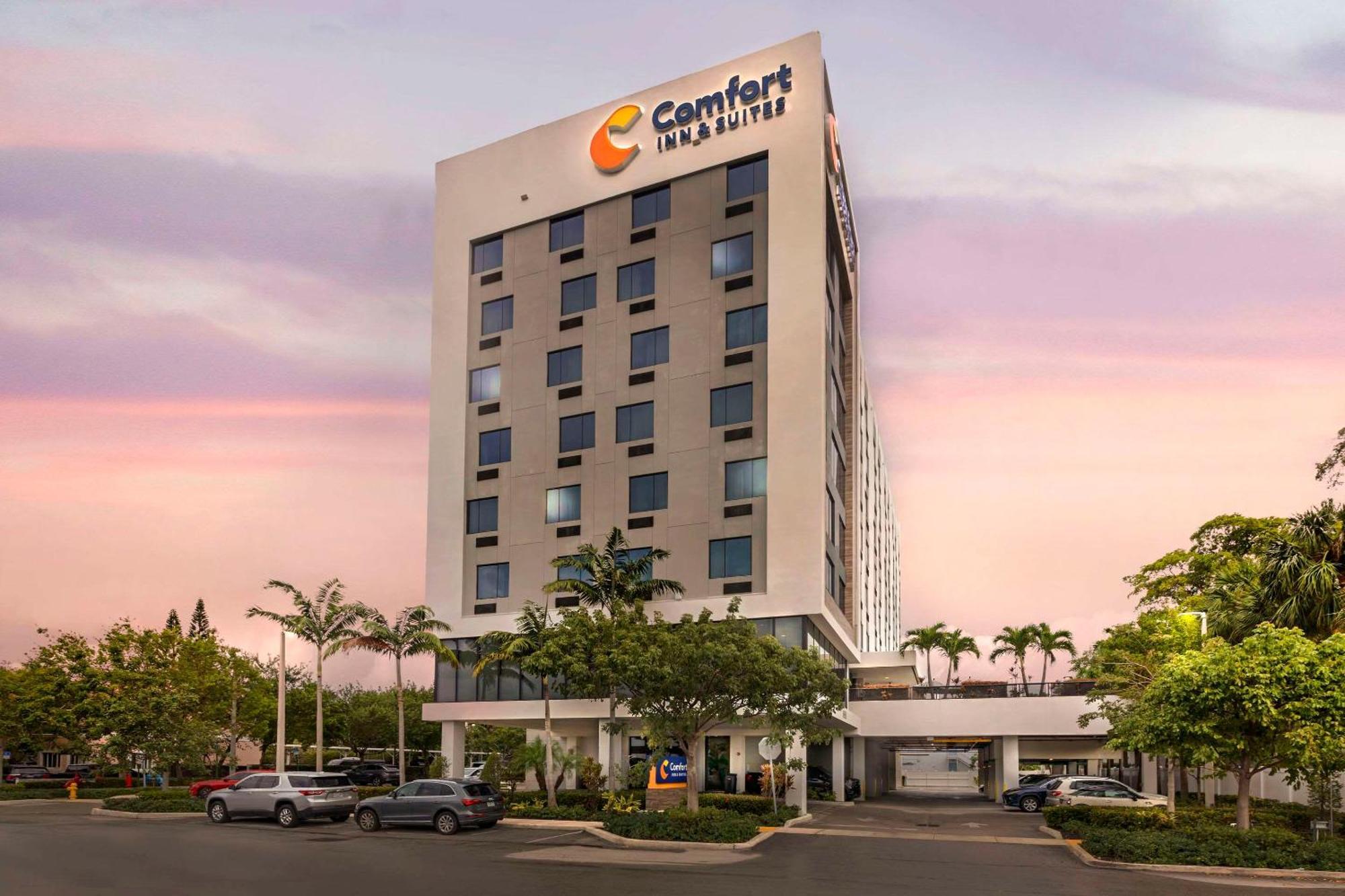 Comfort Inn & Suites Miami International Airport Miami Springs Екстериор снимка