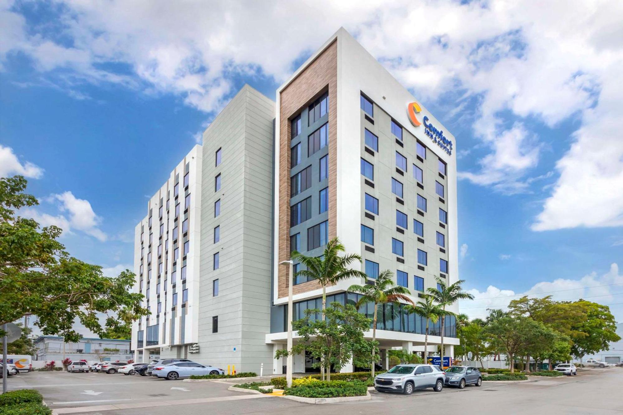 Comfort Inn & Suites Miami International Airport Miami Springs Екстериор снимка